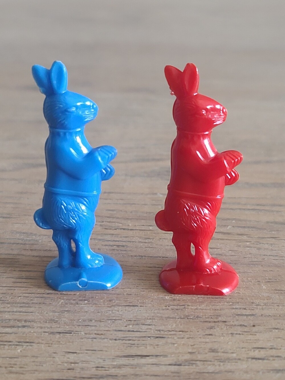 Vtg Uncle Wiggily Plastic Rabbit Game Pawns (1949–1954 Milton Bradley) Red  Blue
